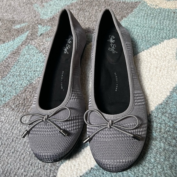 Soft Style by Hush Puppies Grey Flats  7 M - Picture 13 of 13